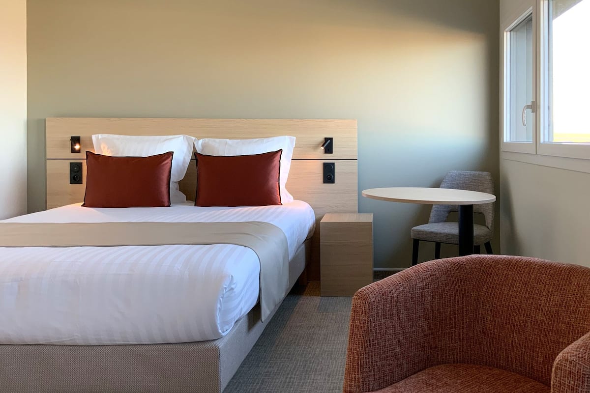 soundproofing, free cots/infant beds, free wifi, bed sheets