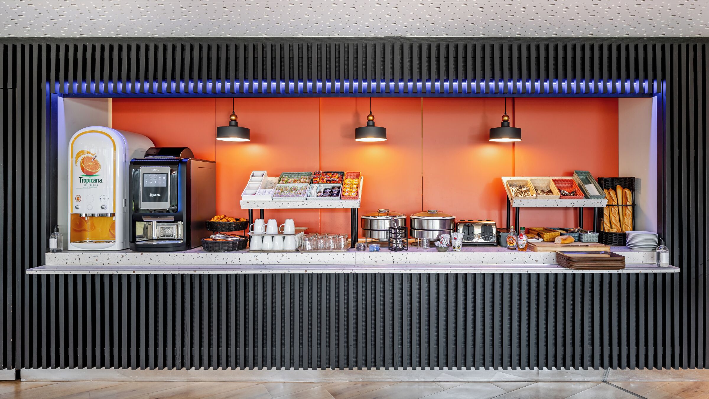 Café da manhã com buffet todos os dias mediante uma taxa