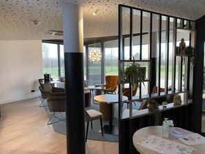 Bar (in der Unterkunft)