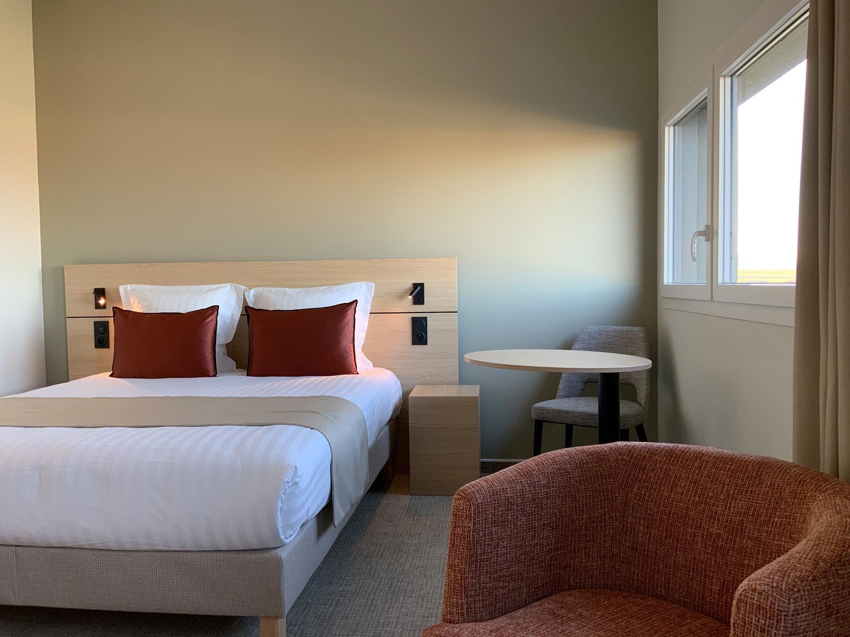 standard double room | soundproofing, free cots/infant beds, free wifi, bed sheets