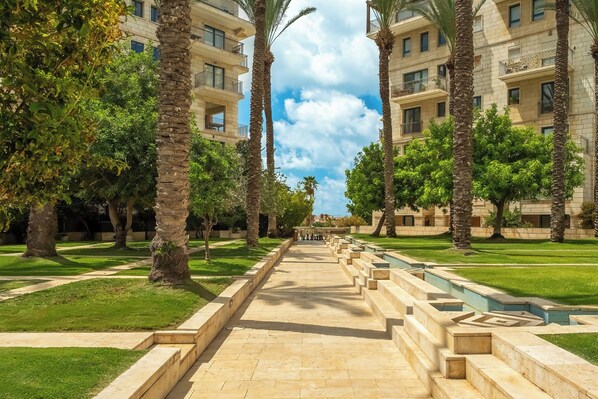 Exterior - Deluxe 2BD Jaffa Dreams W Pool & Parking (Tel Aviv)