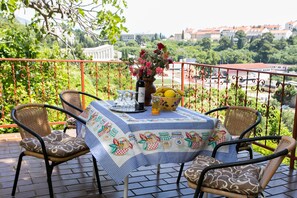 Appartement (One Bedroom Apartment) | Vue de la chambre