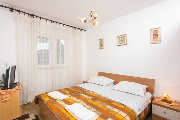 Appartement (One Bedroom Apartment) | 1 chambre, fer et planche à repasser, Wi-Fi gratuit, draps fournis