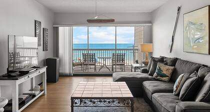 Seaside Beach House 203 · Top Floor · 14-Ft Balcony · Pool