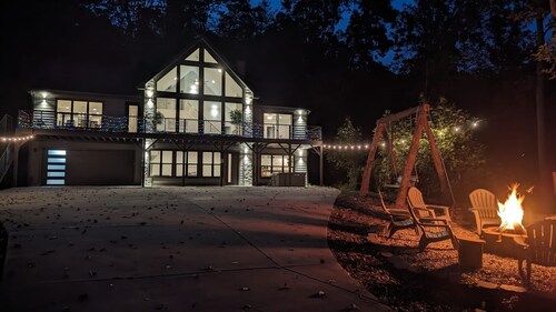 Secluded Luxury Mountain Retreat House .