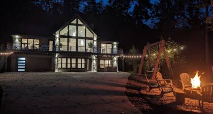 Secluded Luxury Mountain Retreat House .