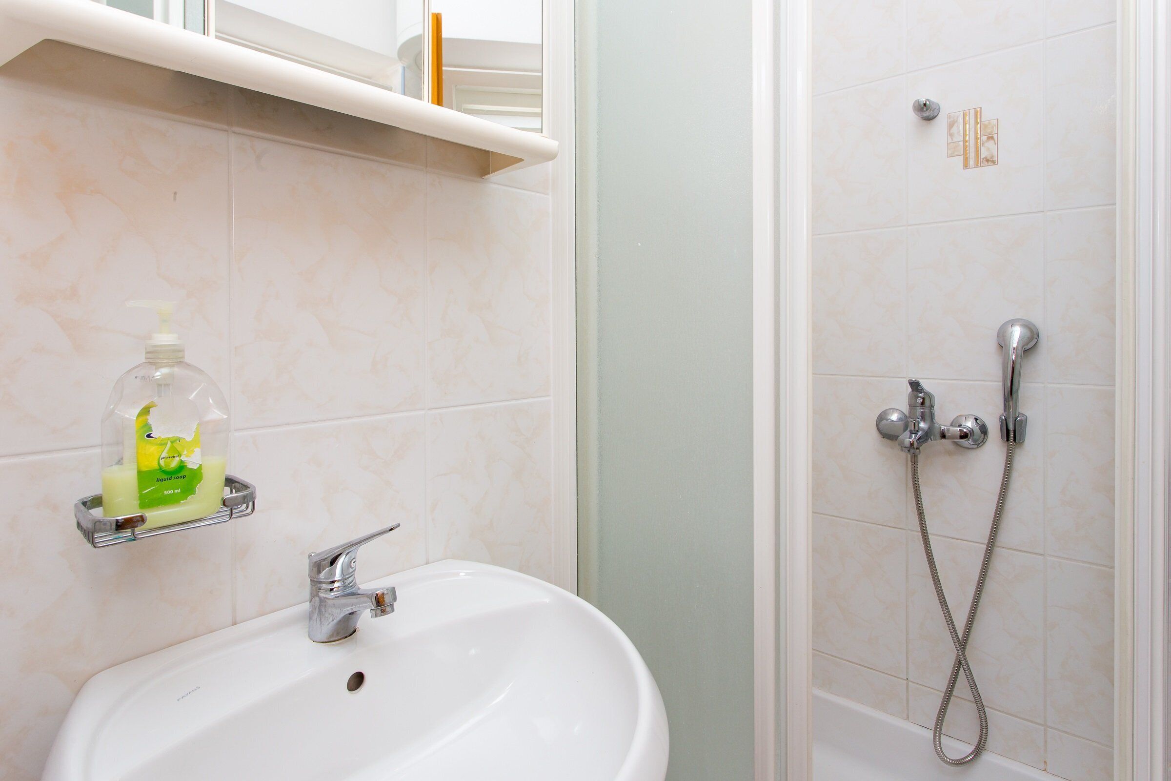 Double Room (Double Room 2) | Bathroom | Shower, towels