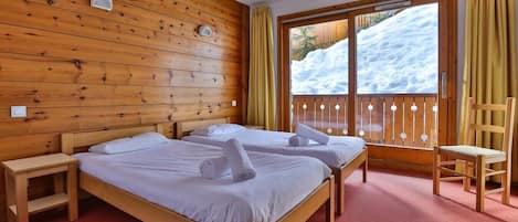 4 bedrooms, free WiFi, bed sheets