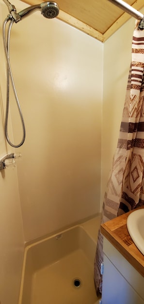 Dusche, Seife, Toilettenpapier