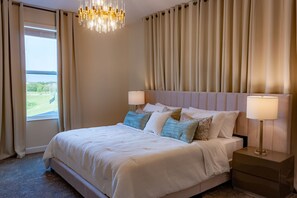 5 bedrooms, iron/ironing board, free WiFi, bed sheets