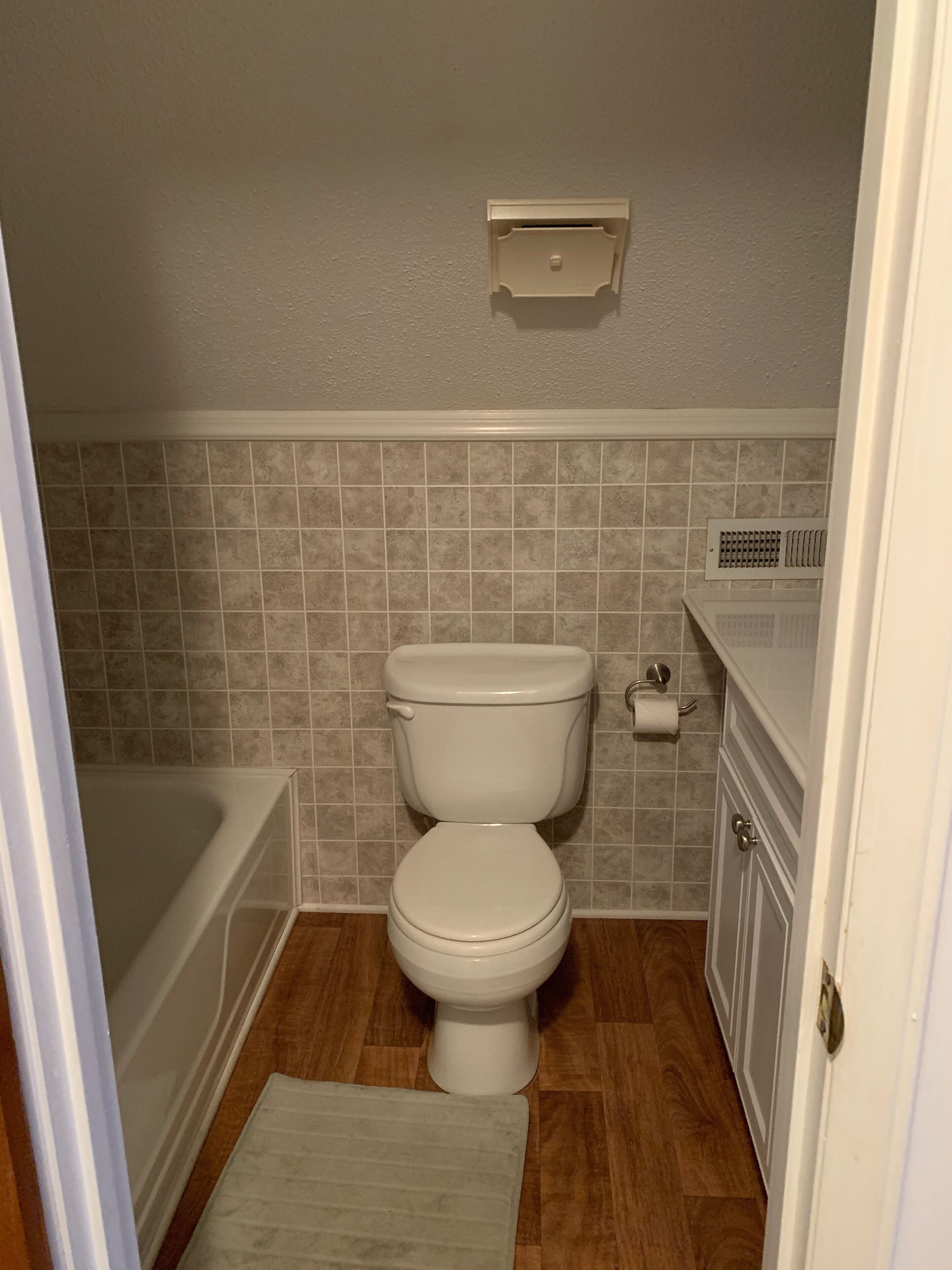 Two bed home in Rumbling Bald with<>Hi speed internet and lovely Mountain View.