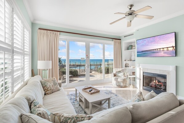 Smart TV, fireplace, books, stereo