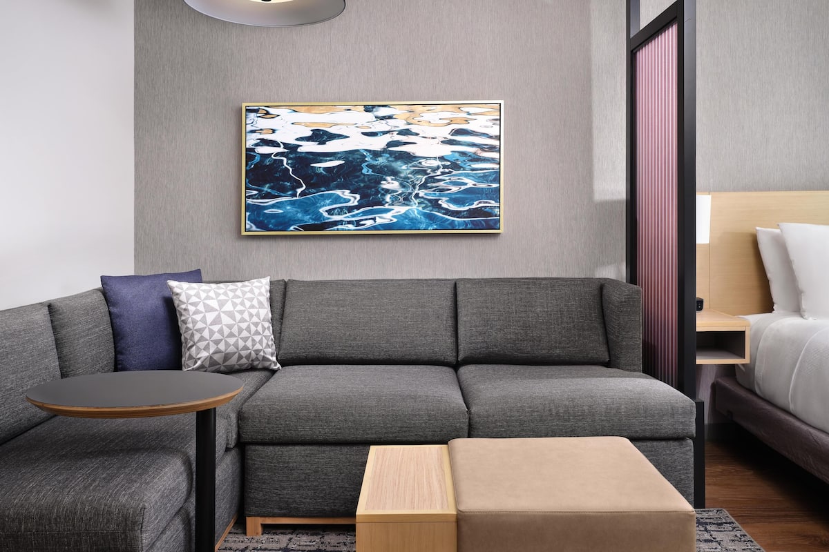 低刺激性寝具、羽毛の掛け布団、ピロートップベッド、セーフティボックス (室内)