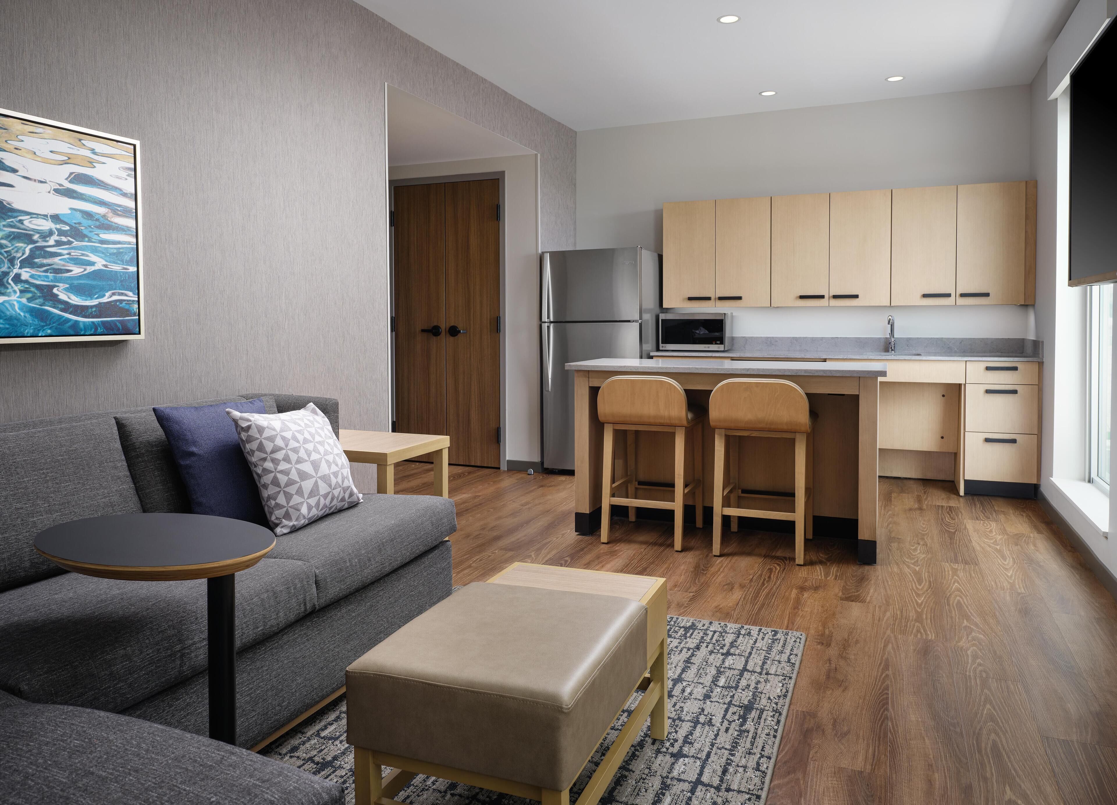 Suite, 1 King Bed with Sofa bed, Accessible, Bathtub | Hypo-allergenic bedding, down duvets, pillow-top beds, in-room safe