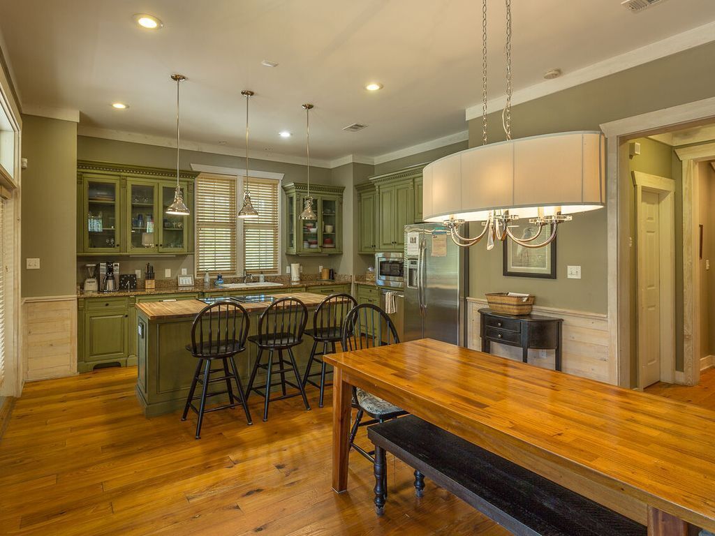 Coastal Pines 4BR/3.5BA Sleeps 12