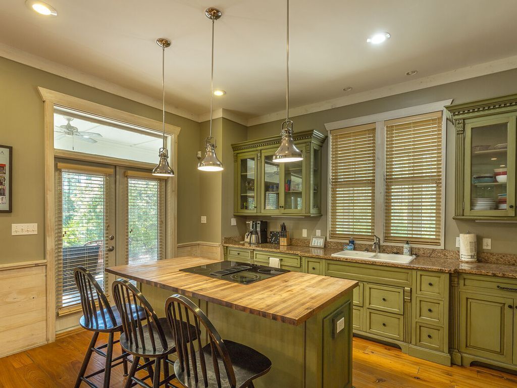 Coastal Pines 4BR/3.5BA Sleeps 12