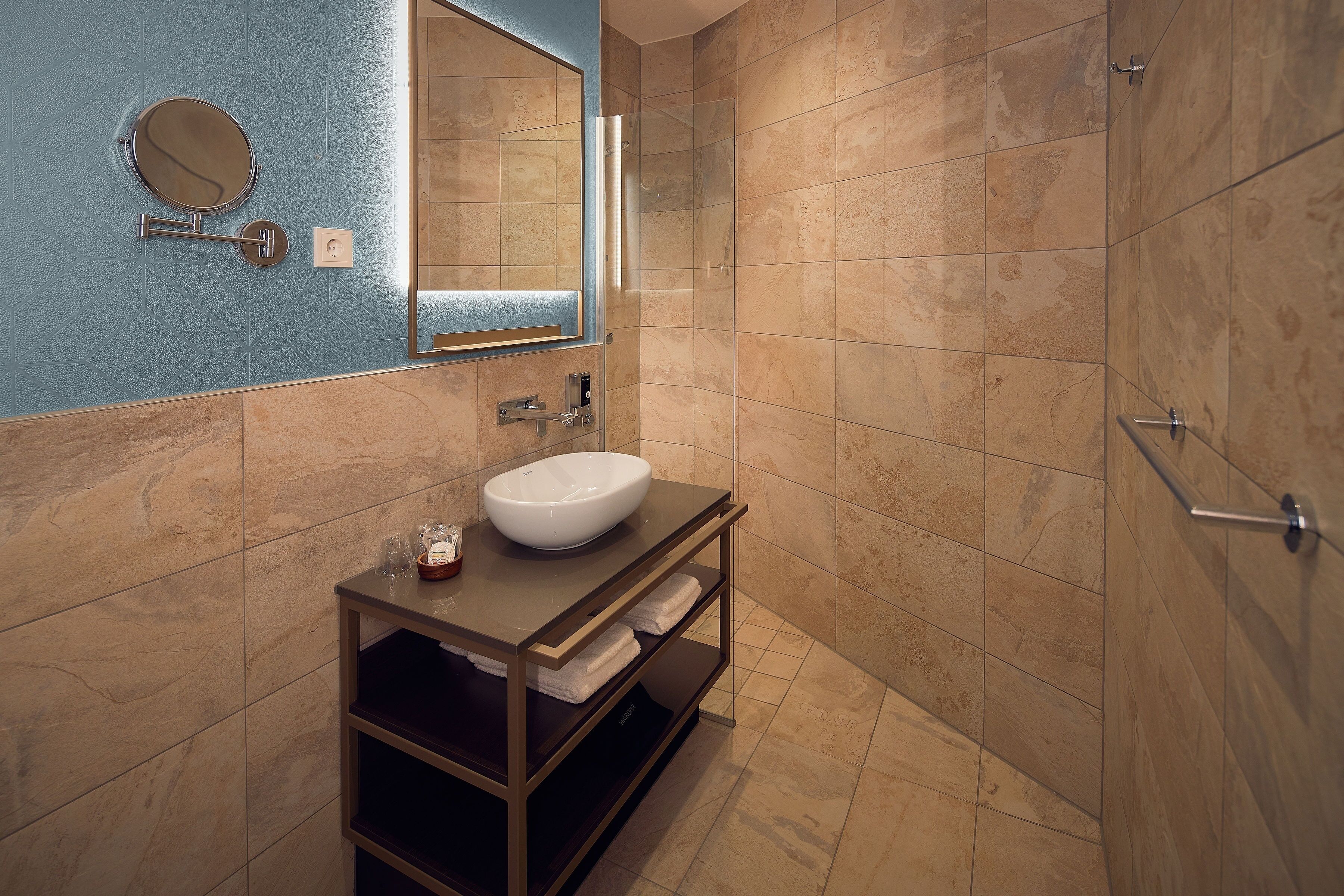 sea view xl double room | bathroom | shower, rainfall showerhead, free toiletries, hair dryer