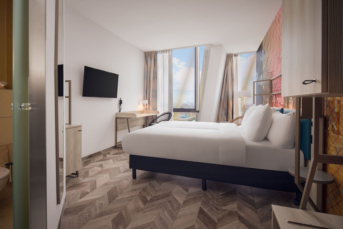 Couette en duvet d'oie, coffres-forts dans les chambres, bureau