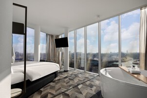 Wellness Room | Daunenbettdecken, Zimmersafe, Schreibtisch