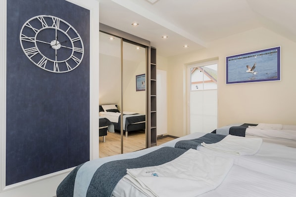 4 bedrooms, individually decorated, desk, laptop workspace