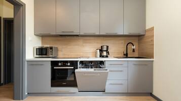 House, 4 Bedrooms, Terrace, Garden View | Private kitchen | Microwave, oven, dishwasher, coffee/tea maker