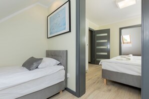 Talo, 4 makuuhuonetta, terassi, näköala puutarhaan | 4 makuuhuonetta, silitysrauta/-lauta, vauvansängyt, vuodevaatteet