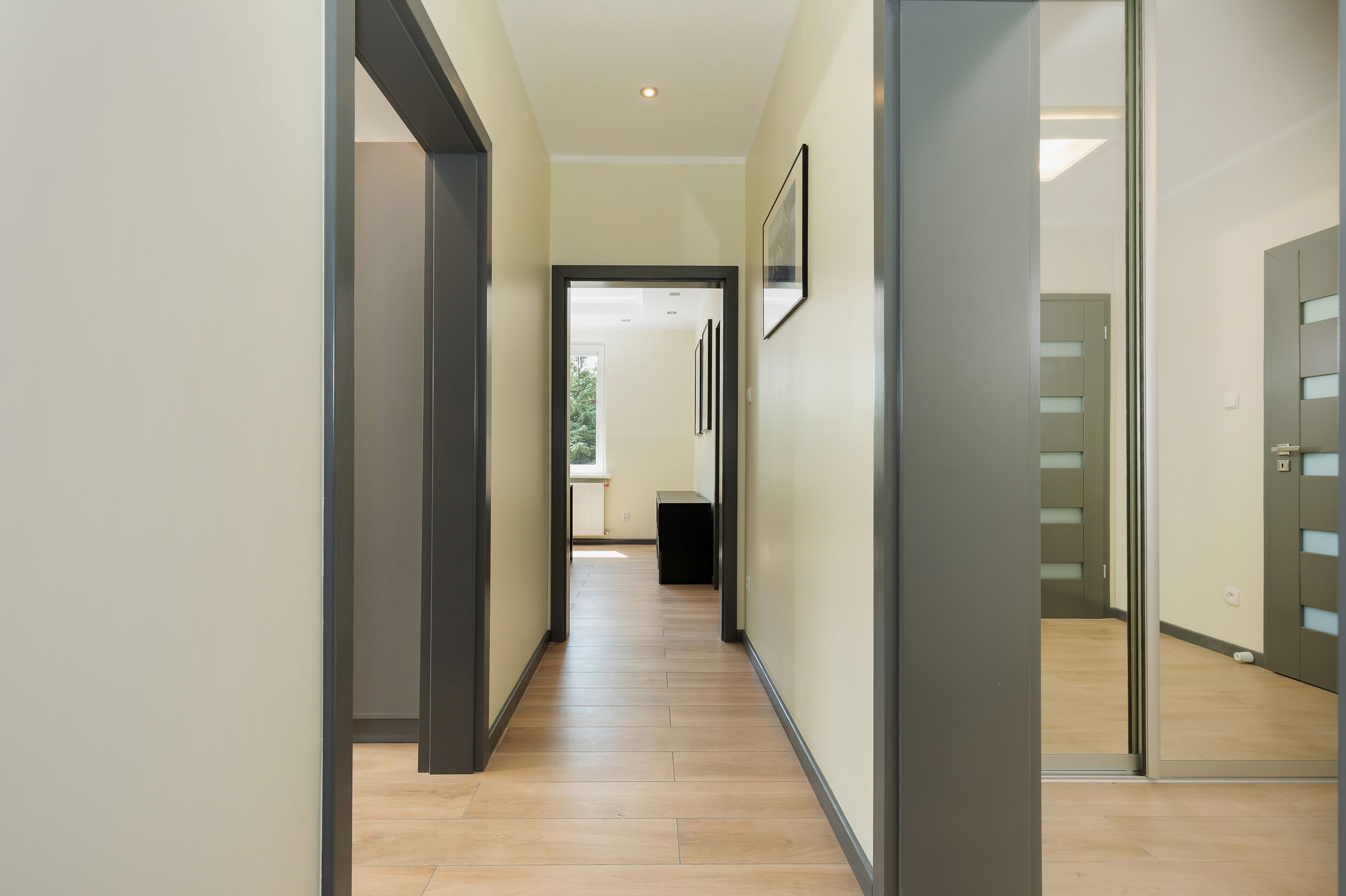 المنشأة من الداخل