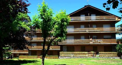 Apartamento 2 hab. Chimenea, Pista Fútbol y Terraza