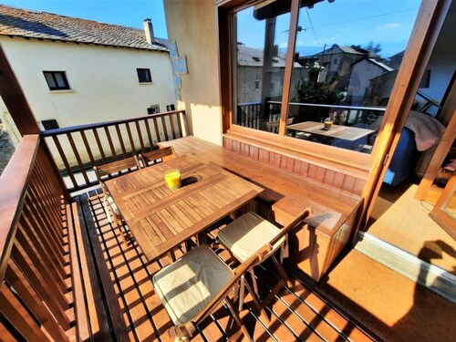 Apartment 2 rooms Terrace, Views, Fireplace and 6 Pax