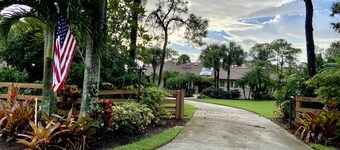 Private Guest suite on Country estate with pool