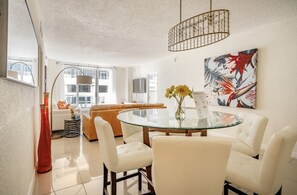 Interior - Come to stay by the Ocean! J (hollywood,)