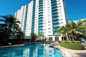 Pool - Come to stay by the Ocean! J (hollywood,)