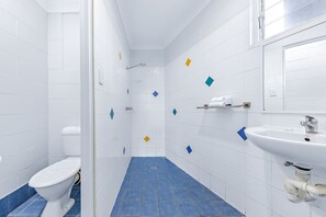 تجهيزات دش، مجففات شعر، مناشف