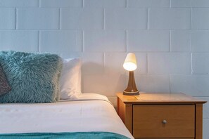 1 غرفة نوم ومكواة/لوح كي وواي فاي مجانًا وملاءات أسرّة