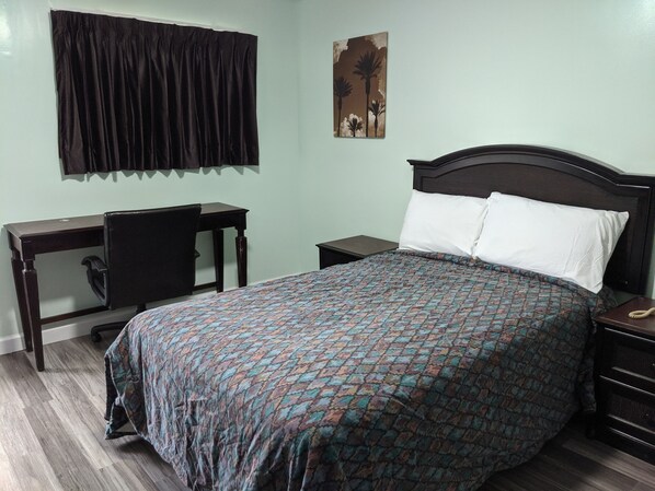 Classic Single Room | Bed sheets - Laurel Notch Motel (Bordentown)