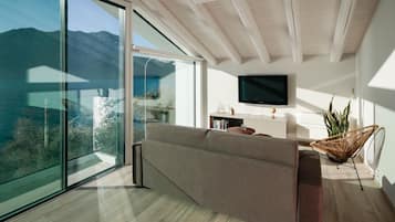 Apartment, 1 Bedroom, Lake View (Maestrale) | Living area