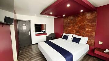 Classic Room, 1 King Bed | Free WiFi, bed sheets