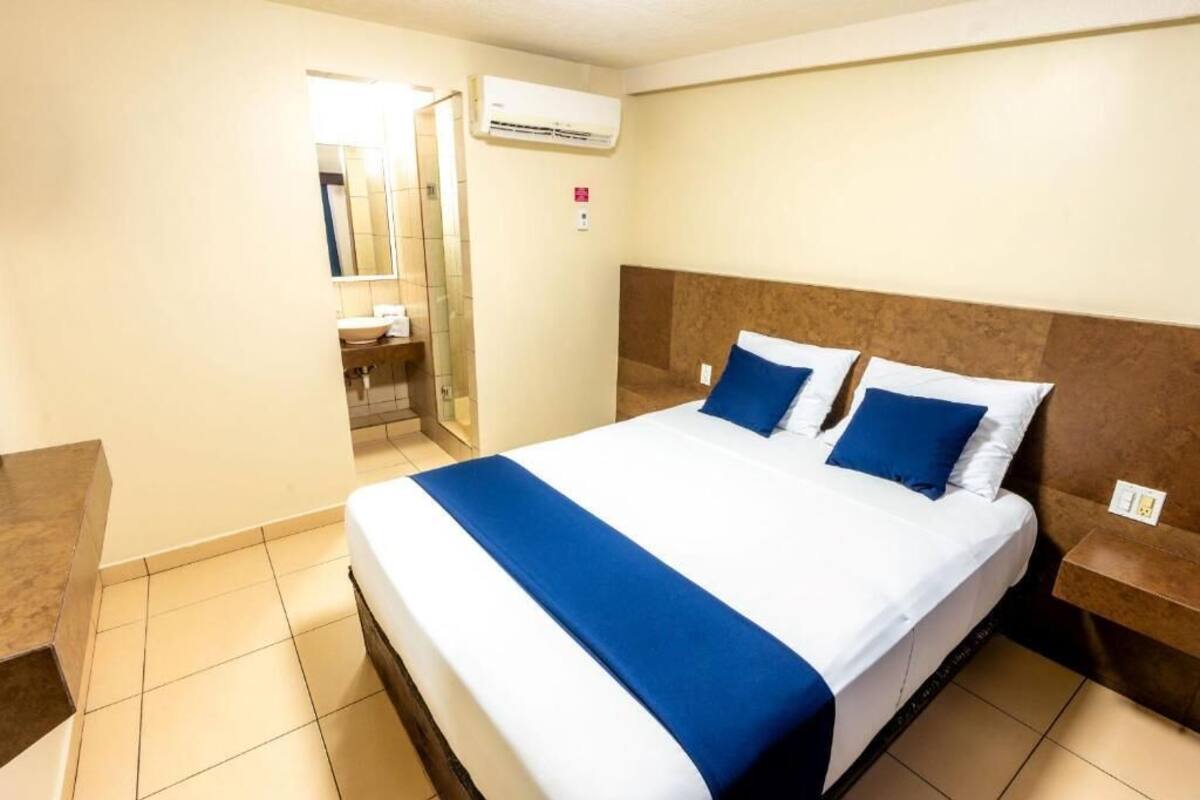 Standard Room, Balcony | WiFi (free), bed sheets