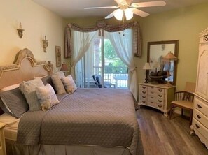 2 bedrooms, iron/ironing board, WiFi