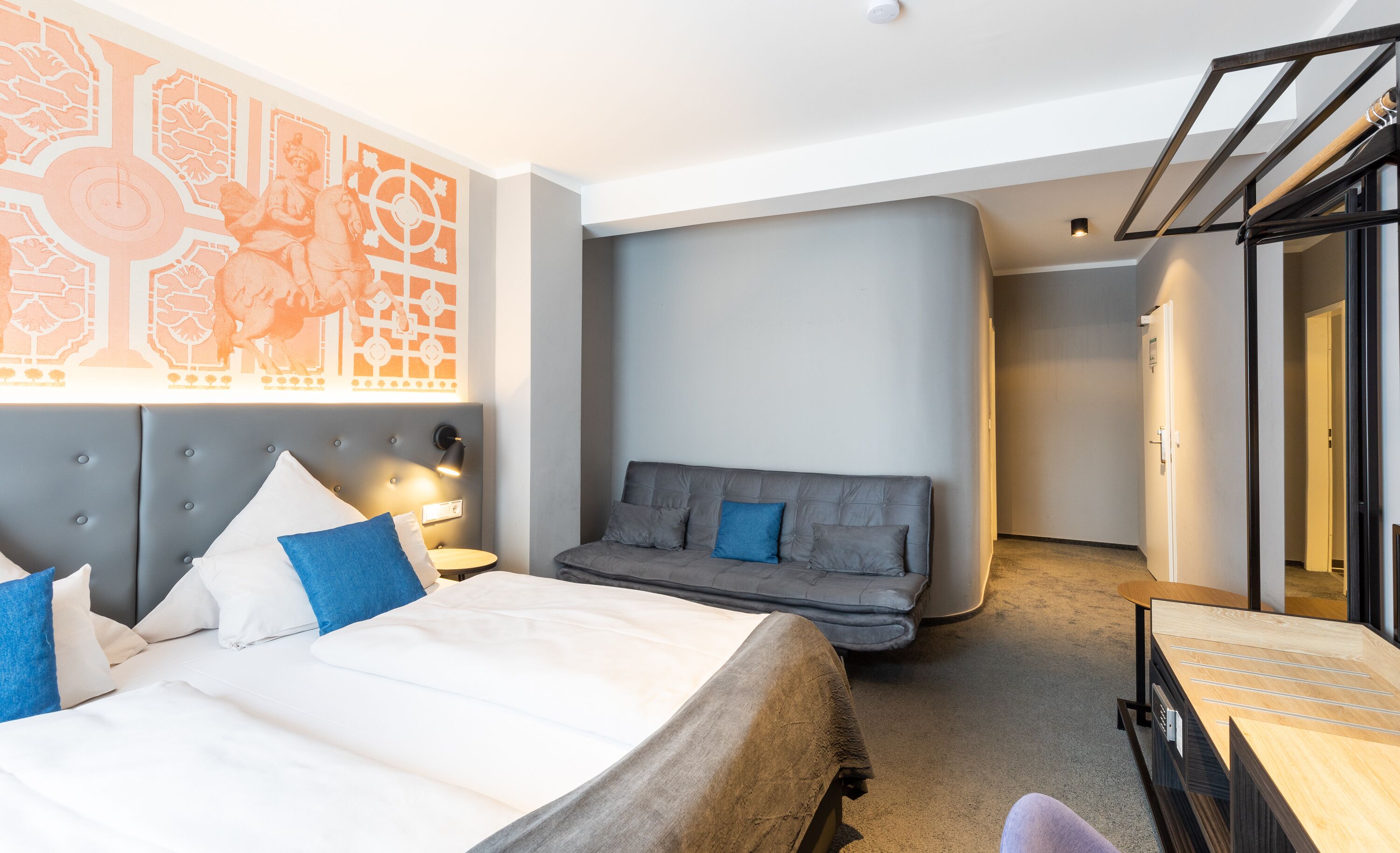 junior suite (3) | 1 bedroom, hypo-allergenic bedding, desk, blackout curtains