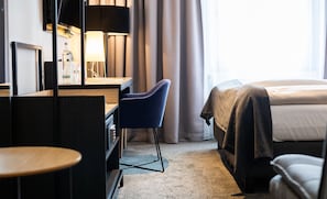 Hypo-allergenic bedding, desk, blackout drapes, free WiFi - YORS Boutique Hotel  (Hannover)