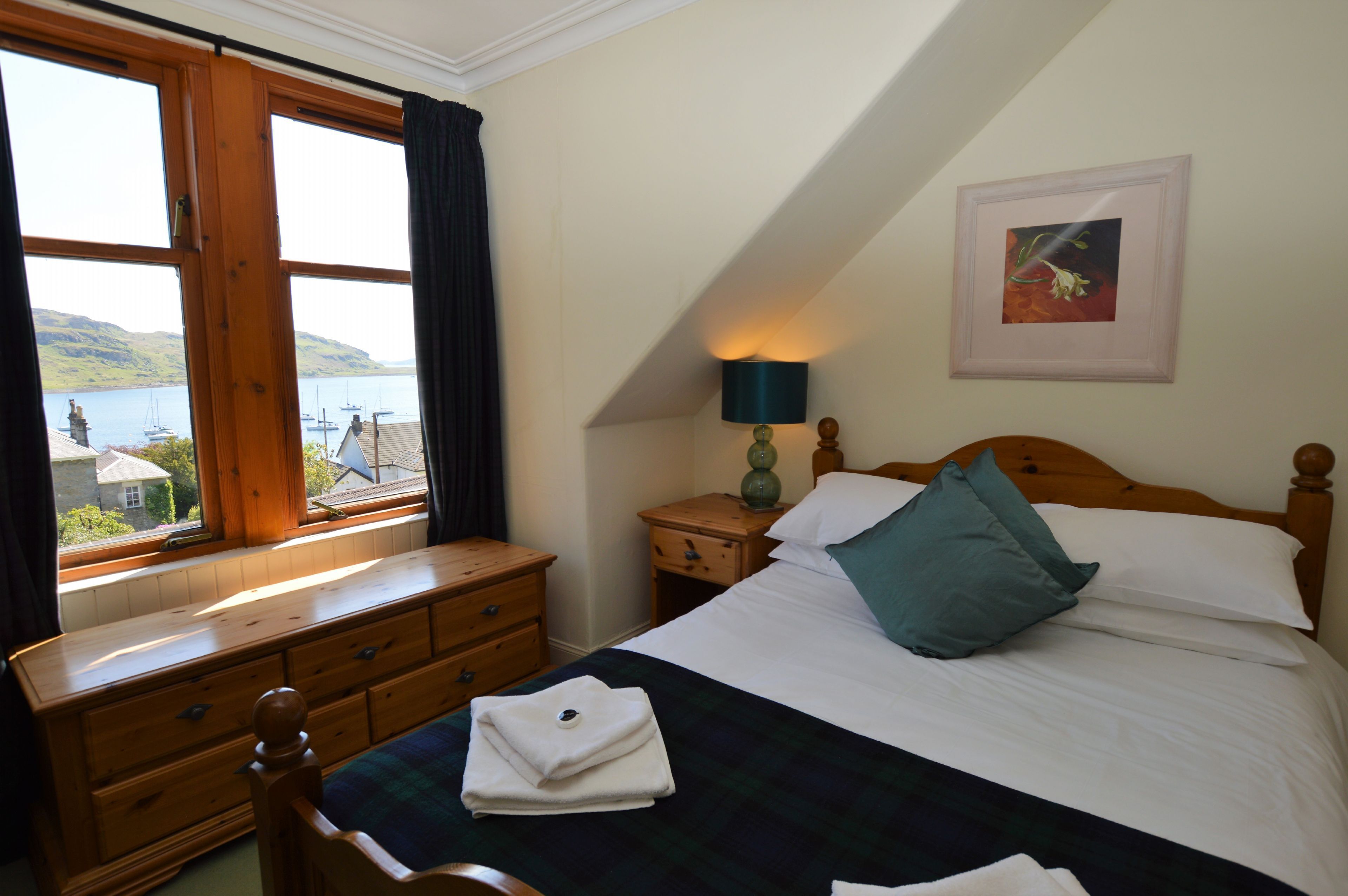 4 habitaciones, tabla de planchar con plancha y wifi gratis 