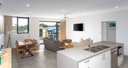 Ishtar Apartment 10 by Book Jervis Bay - Water Views