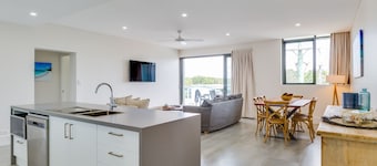 Ishtar Apartment 4- Best Water Views