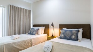 2 bedrooms, iron/ironing board, Internet, bed sheets