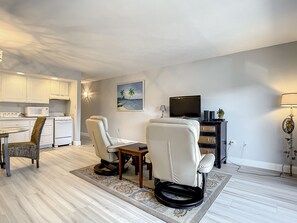 Interior - Mariner's Cove 109 ~ Across the street from the Beach ~ MC109 (New Smyrna Beach)