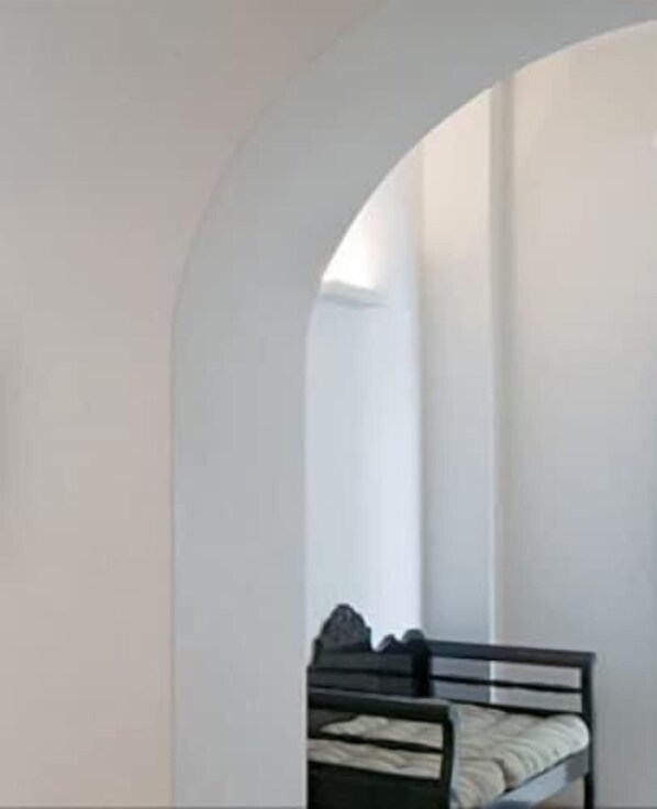 Room - Kamari Beach (Santorini)