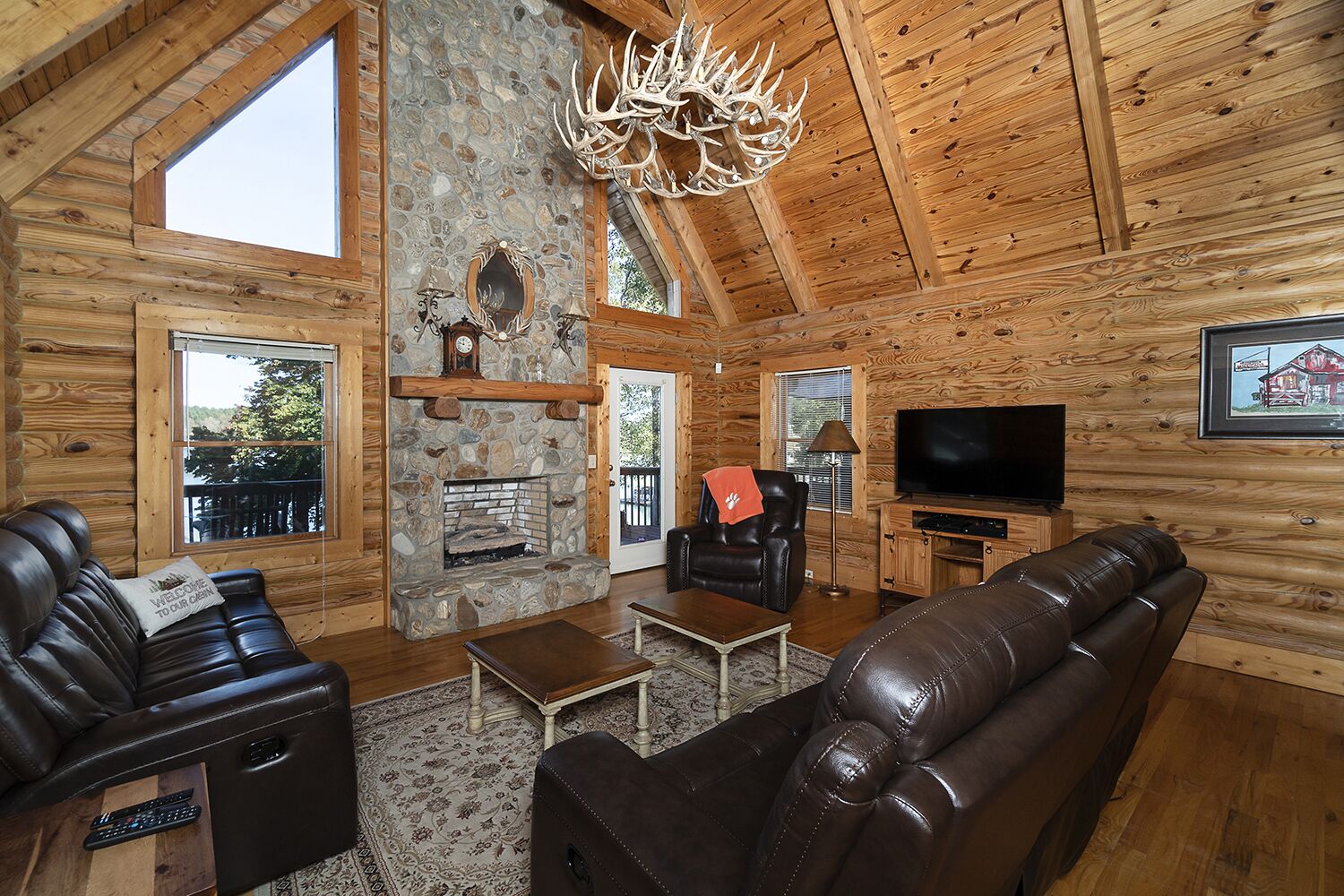 Waterfront Log Cabin on Lake Keowee