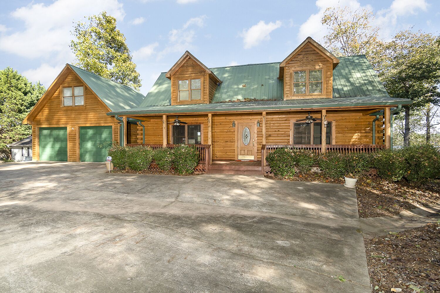 Waterfront Log Cabin on Lake Keowee