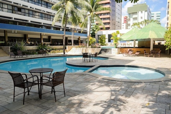 Kolam renang outdoor